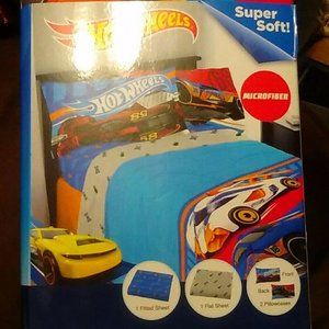 NEW Childrens HOTWHEELS Full Size Bed Sheet Set Flat Fitted and 2 pillowcases
